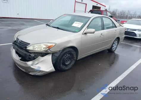 2004 Toyota Camry Le z USA, uszkodzony, nr VIN 4T1BE32KX4U854689